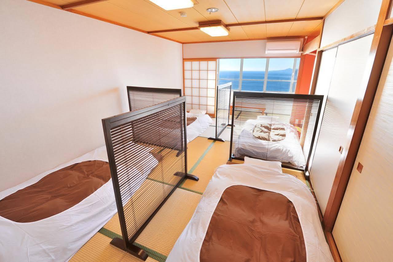 Onsen Hostel Hinoemi Атами Экстерьер фото